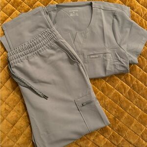 Jaanuu Scrub Set Gray M Top and L Pants